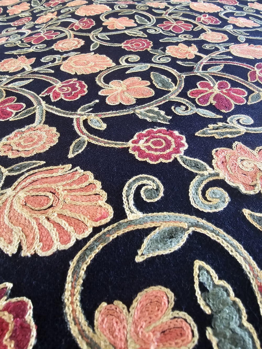 Kashmiri Hand Embroidered Aari Pashmina Shawl Wrap Floral Vine Black, Gold 84x29